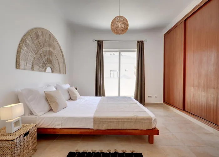 City Center, Private Parking, Ac, 6Ppl.
