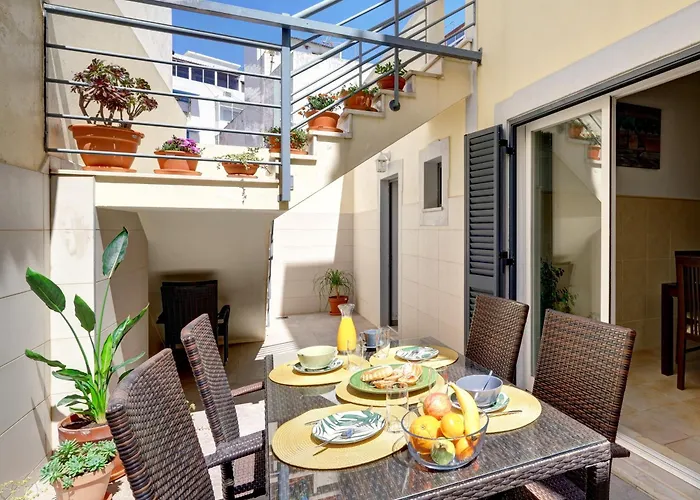 City Center, Private Parking, Ac, 6Ppl.