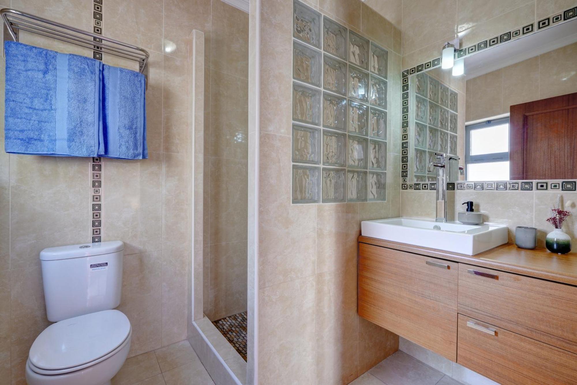 Holiday home Center, Private Parking, Ac, 6ppl. *
