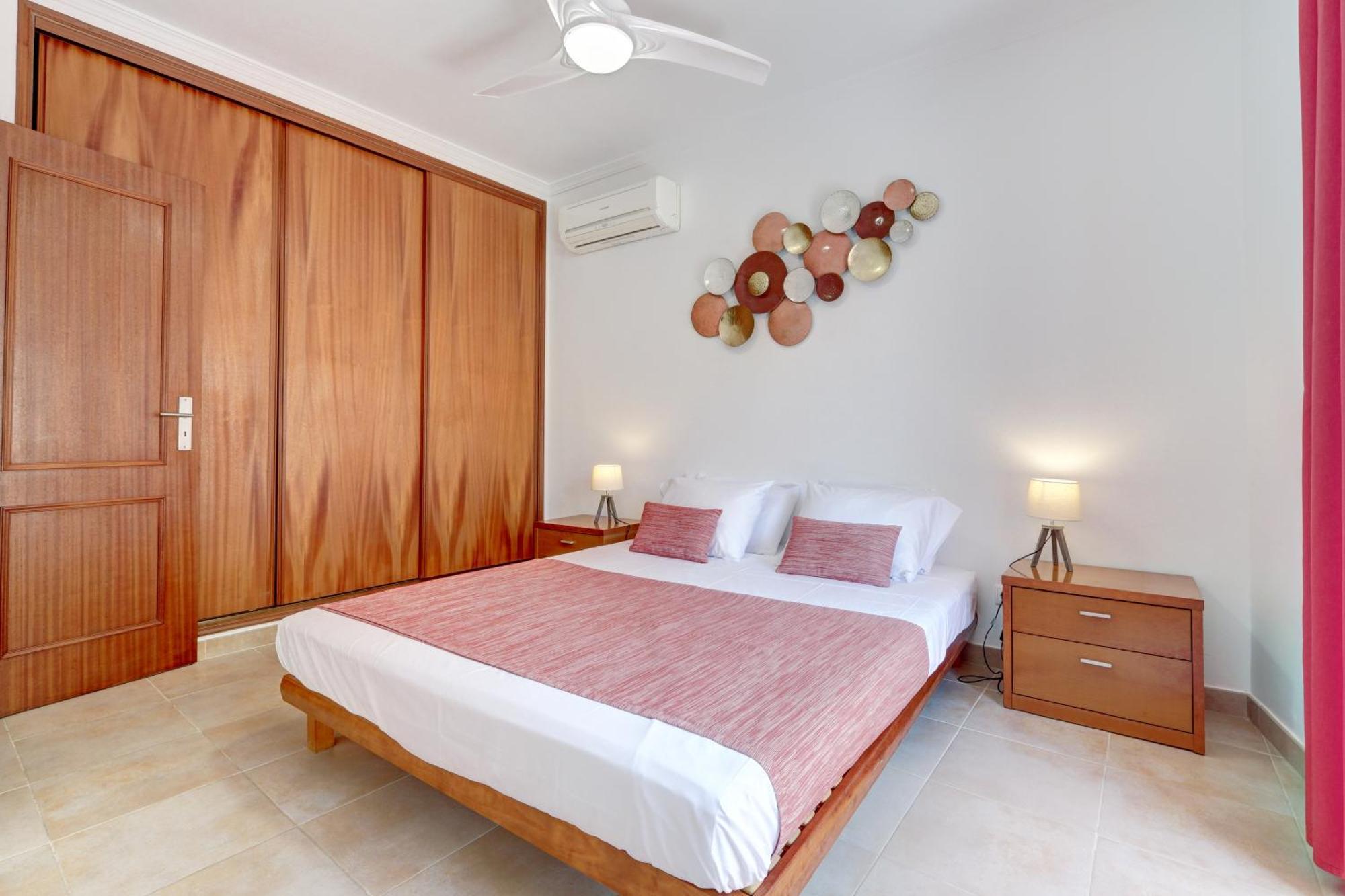 Center, Private Parking, Ac, 6ppl.