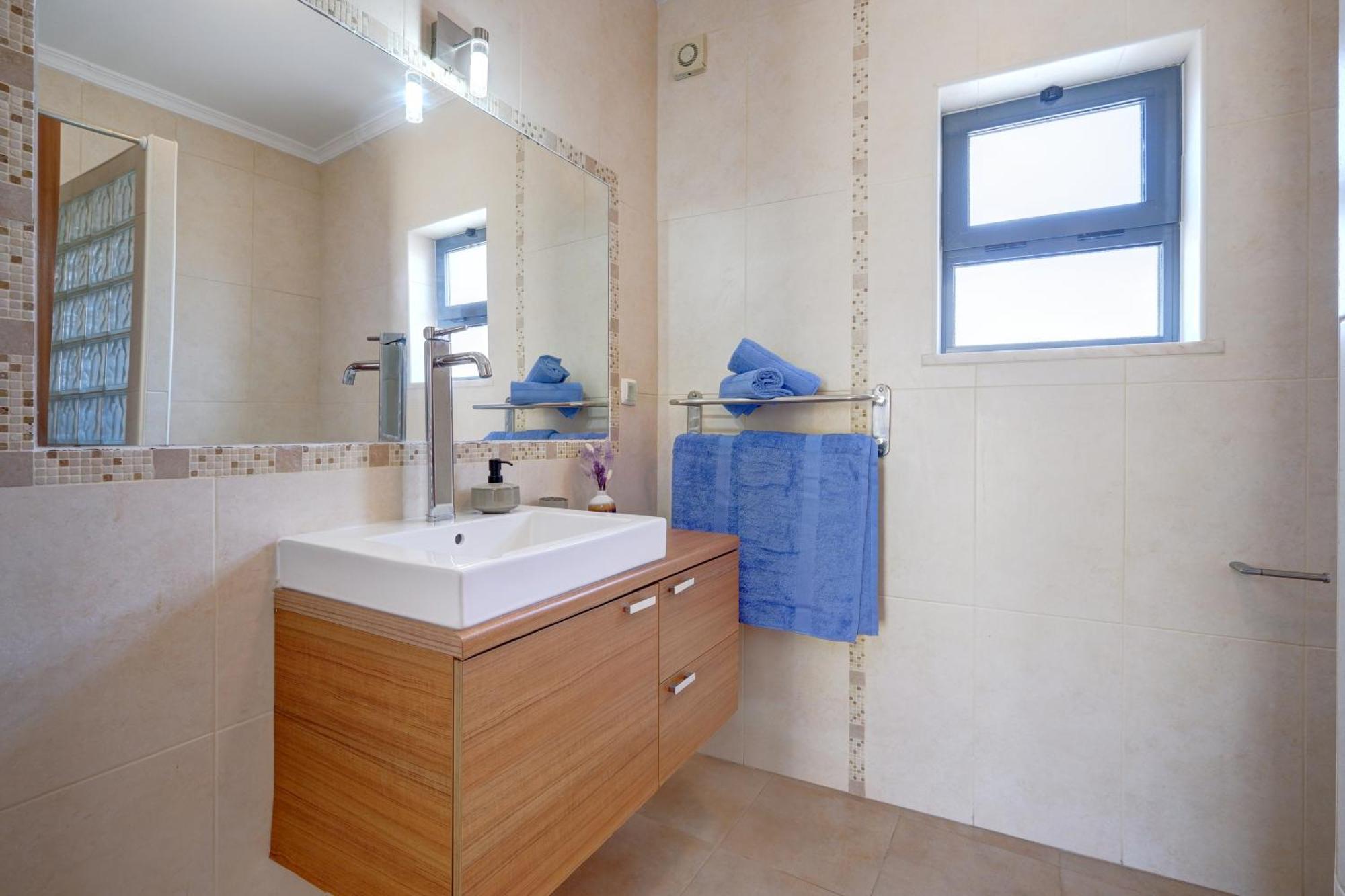 Center, Private Parking, Ac, 6ppl. Holiday home