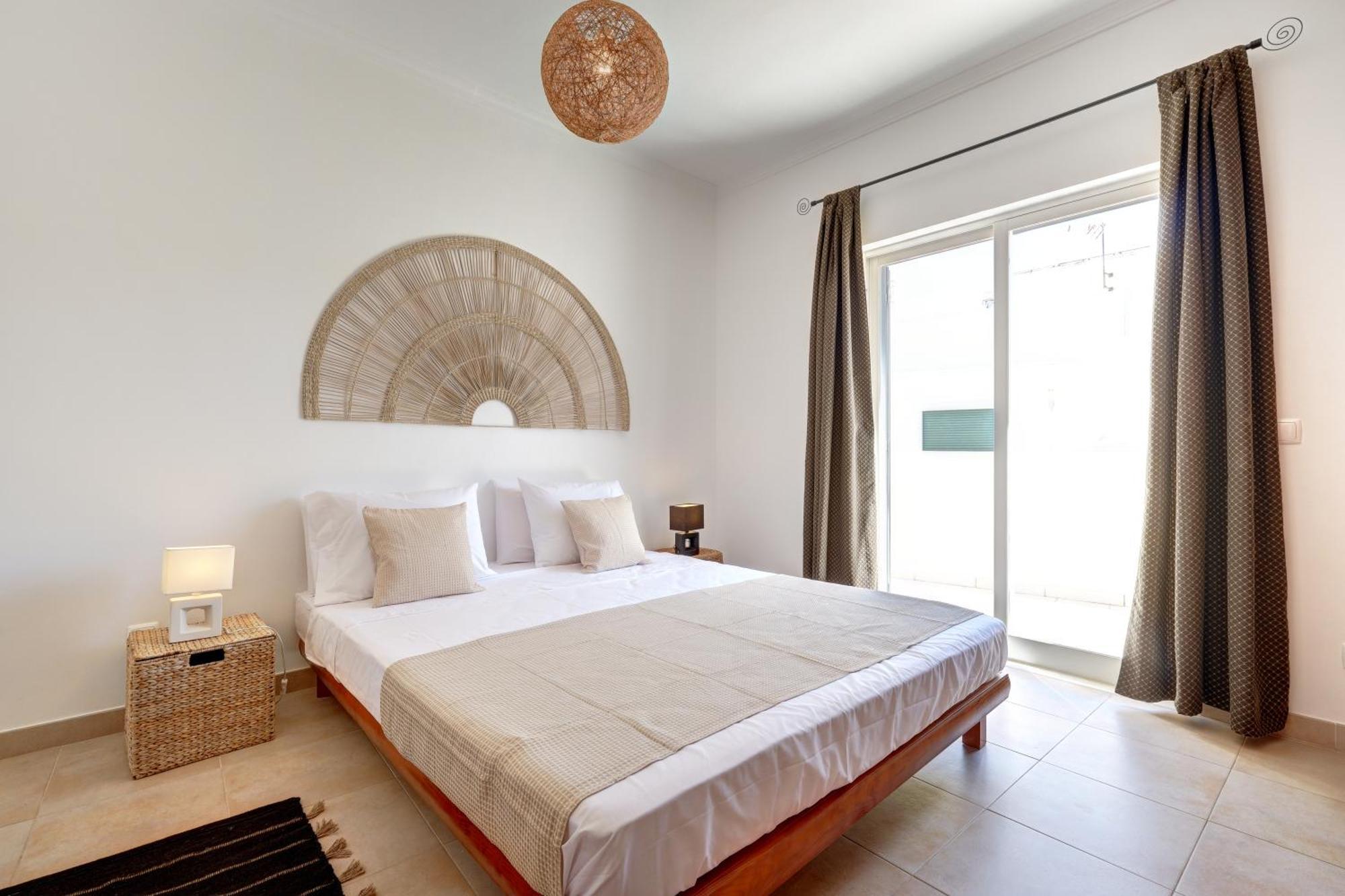 Holiday home Center, Private Parking, Ac, 6ppl. *