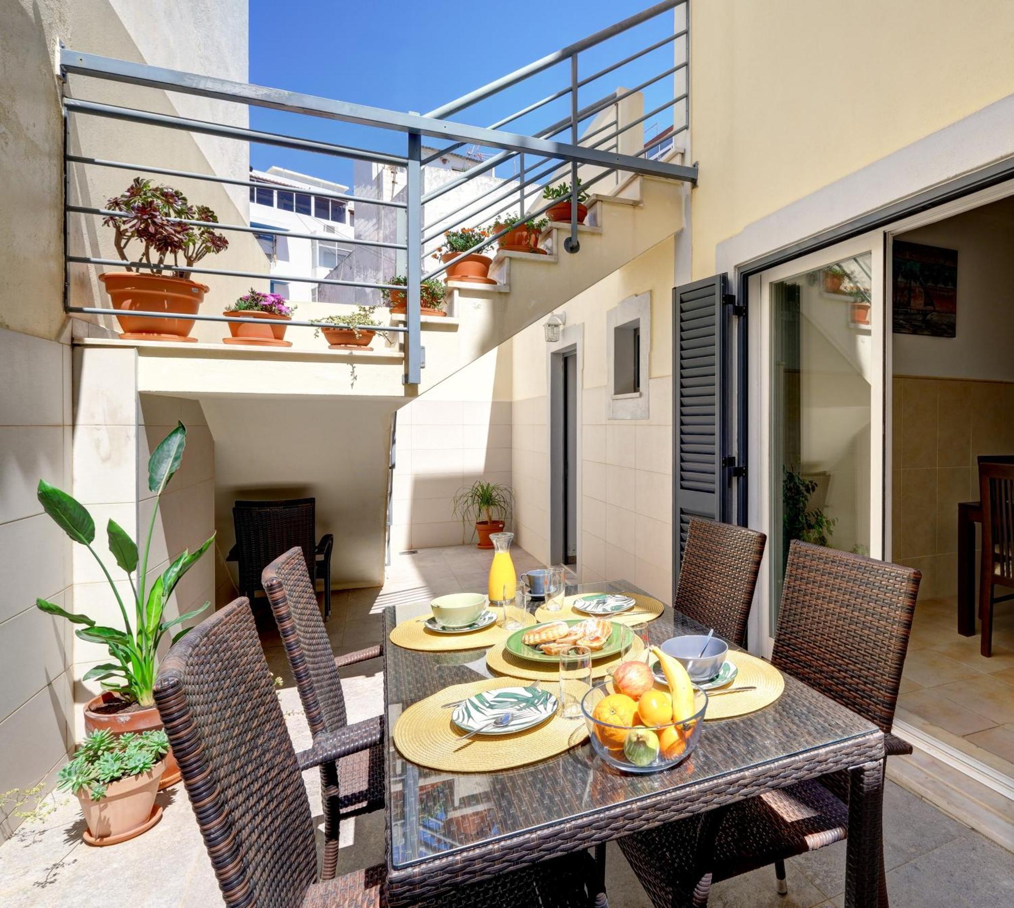 Center, Private Parking, Ac, 6ppl. *